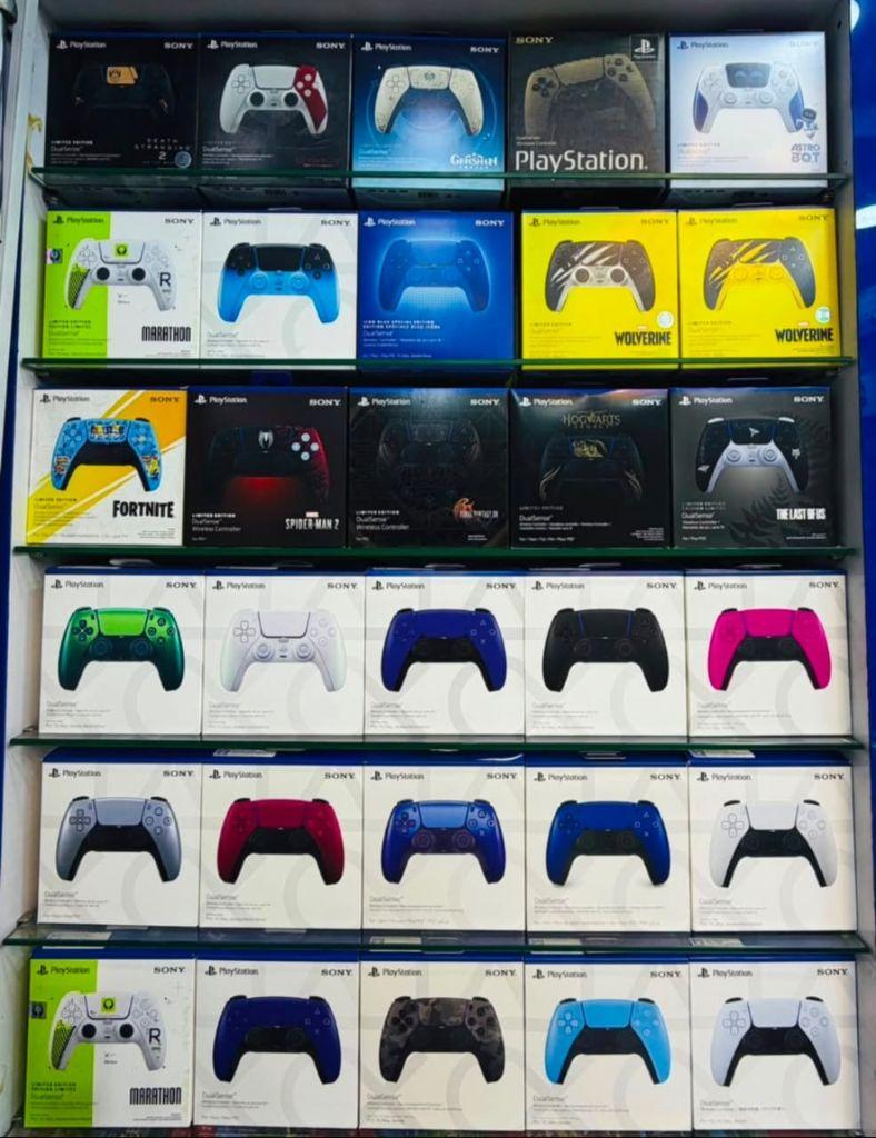 PlayStation 4 & 5 1