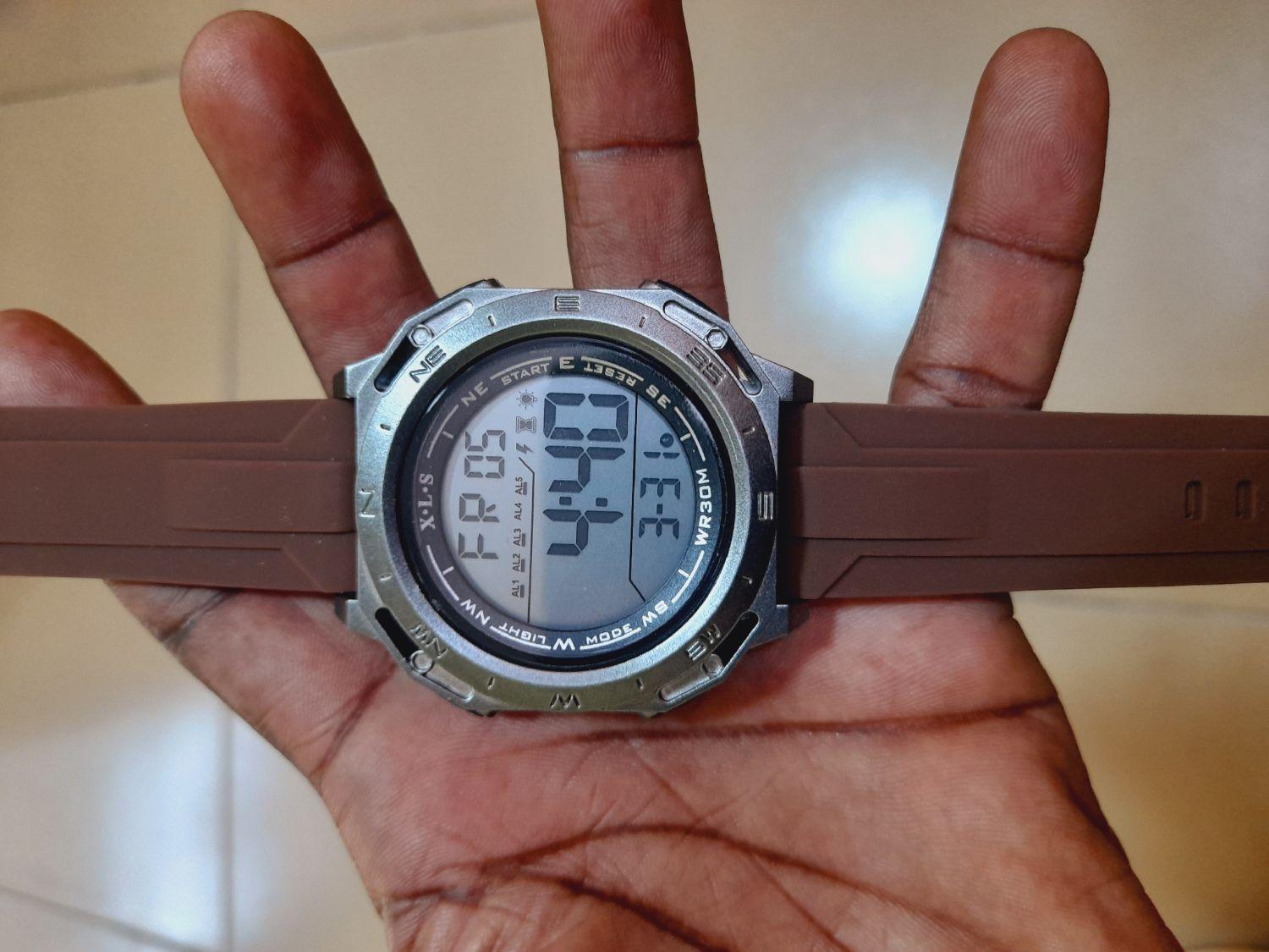 Montre SPORT résistante à l'eau 1